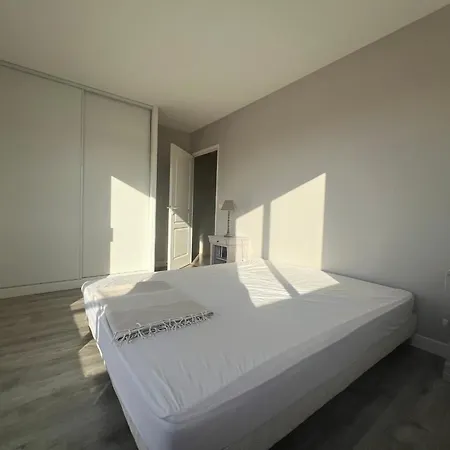 Apartment 6 Pers Avec Terrasse 80 M², Hyper Centre, A 50m, 296 Bd De La Plage, *