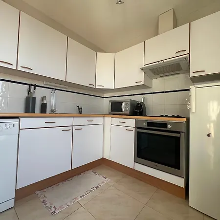 6 Pers Avec Terrasse 80 M², Hyper Centre, A 50m, 296 Bd De La Plage, Arcachon